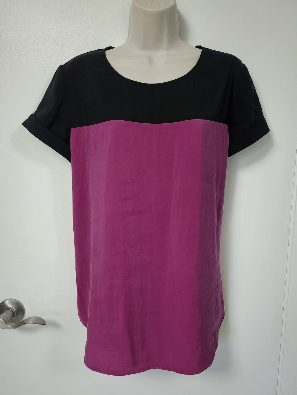 Bianca Nygard size 12 Black and Magenta Colorblock Short Sleeve Blouse - Picture 3 of 10
